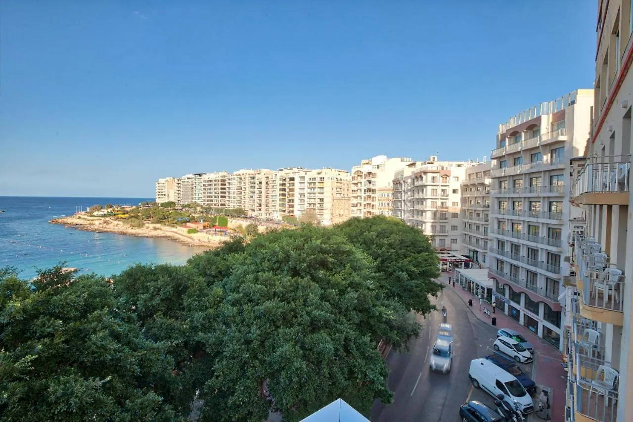 Vic- Seafront Apartment Sliema