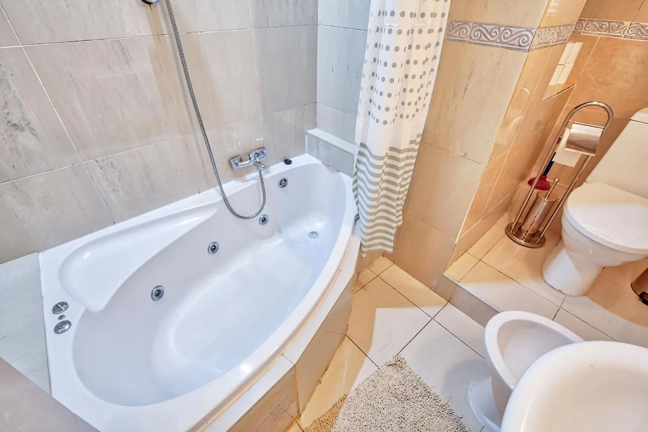 Vic- Seafront Apartment Sliema 0*,  Malte