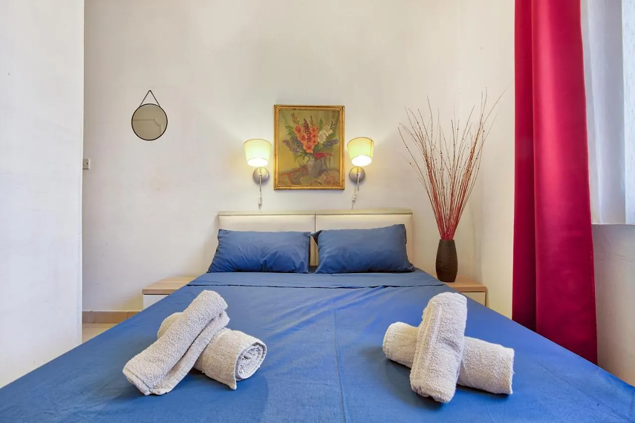 Vic- Seafront Apartment Sliema