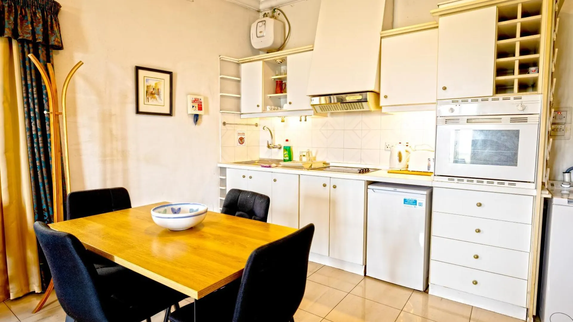 Vic- Seafront Apartment Sliema 0*,